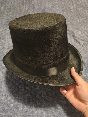 Classic Black Velvet Top Hat